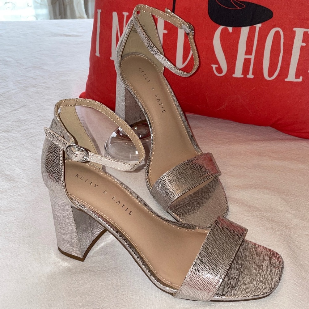Kelly & Katie Women's Silver Court Heels